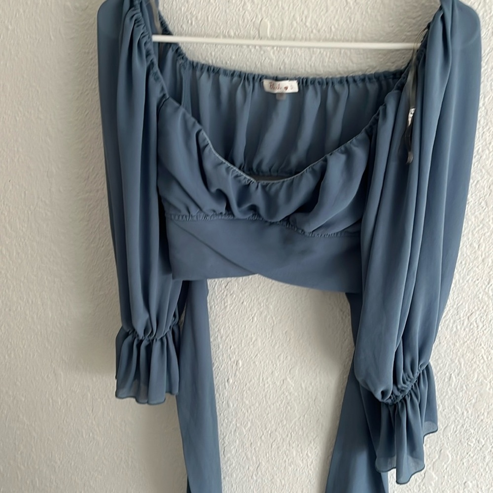 long sleeve blue cropped blouse